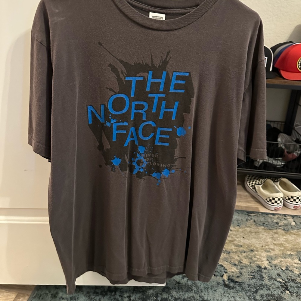 Men’s north face tee